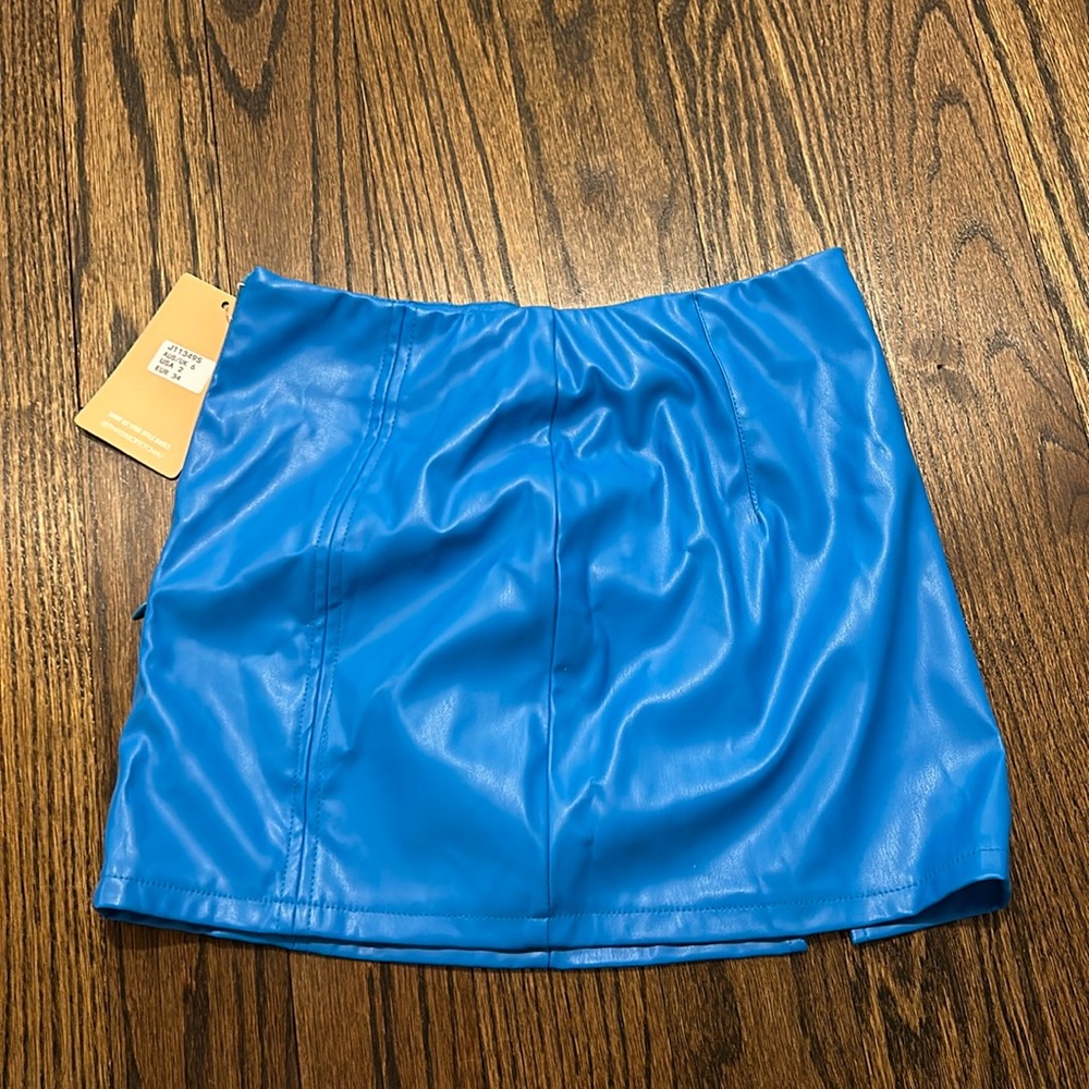 That’s So Fetch, blue leather mini skirt!